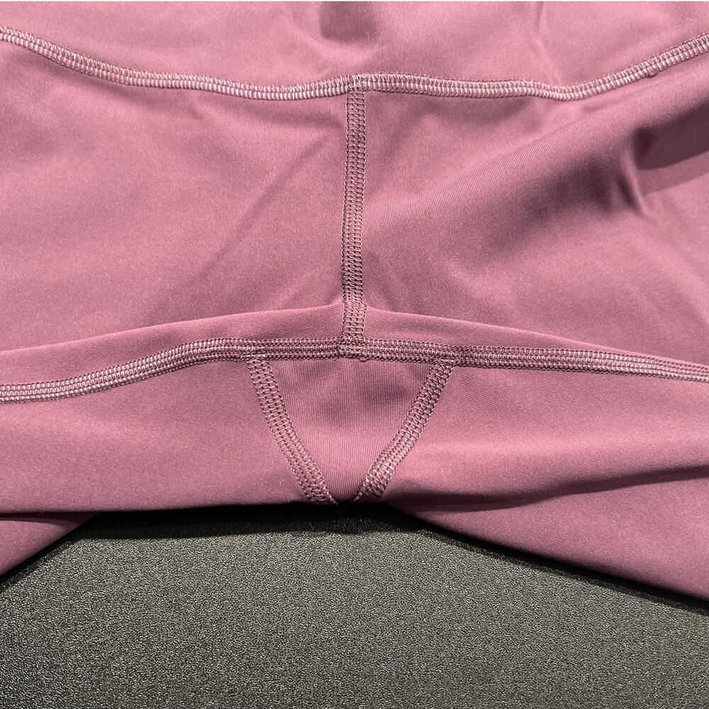 lululemon Mesh Hem Cropped Leggings, Lavender Purple, Size 4–6 (Est.) - Picture 3 of 6